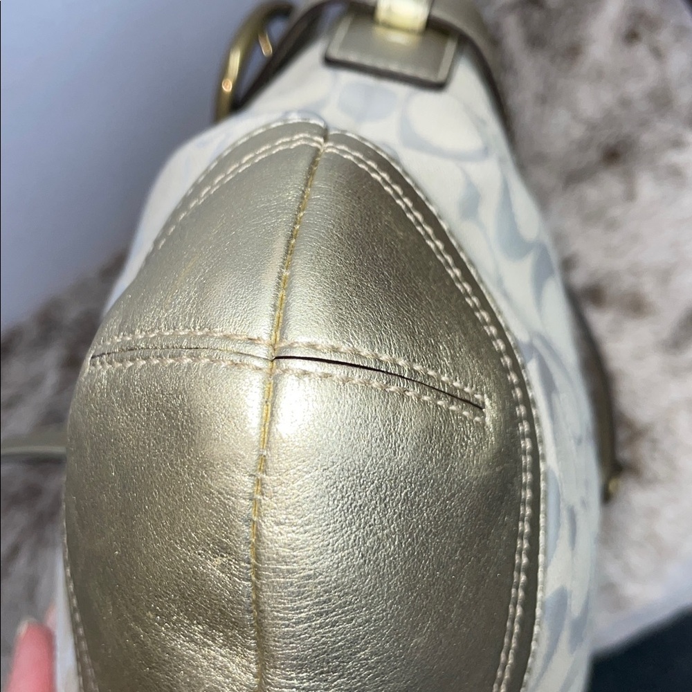 Vintage Coach Signature ‘Soho’ Duffle Crossbody - Picture 9 of 17